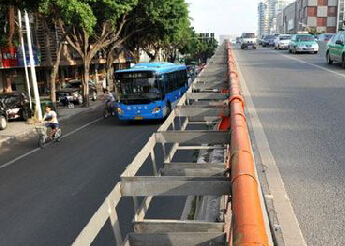 �����и߼ܘ�ֱ�G��