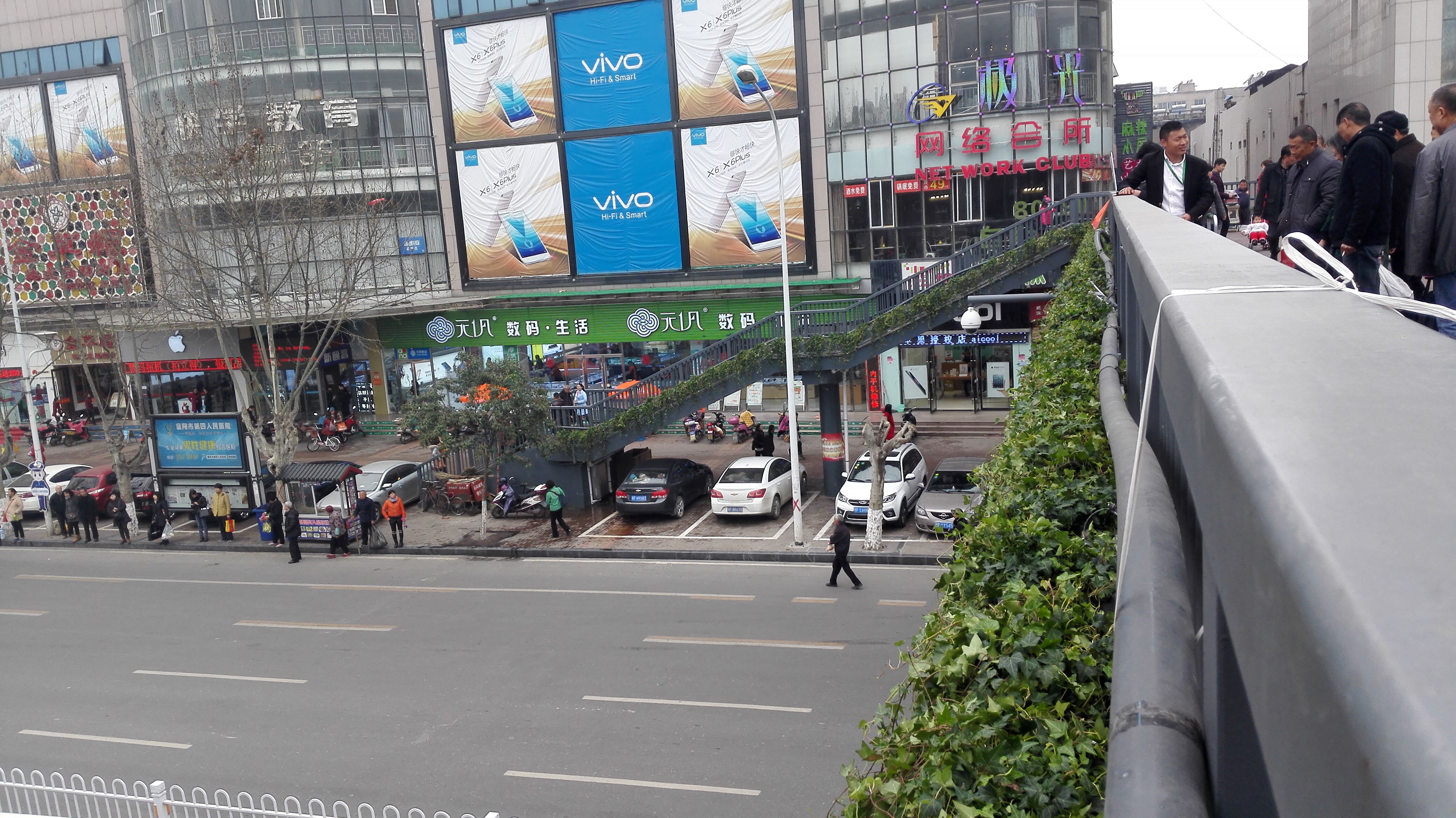 ���������؜�������G������